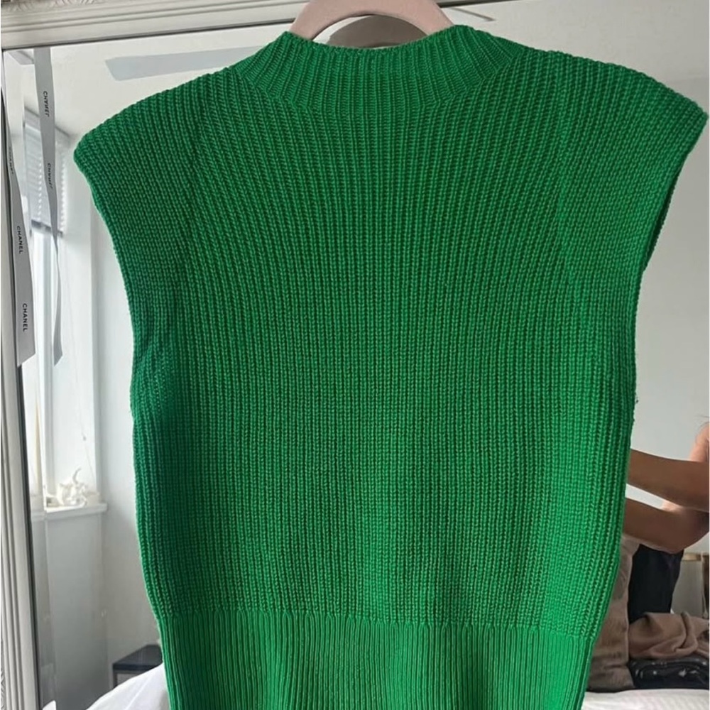 Aritzia Babaton Hazlitt Sweater Vest